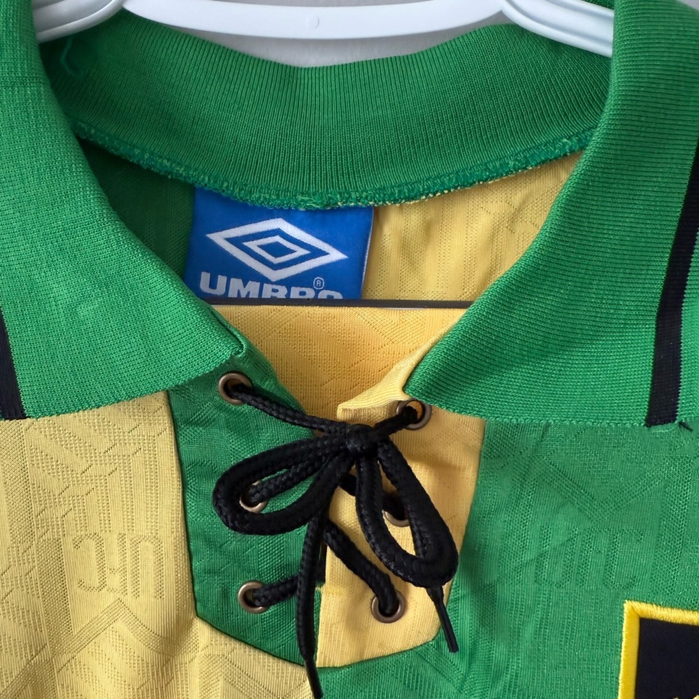 Eric Cantona Manchester United New Menβs Retro Vintage Umbro Soccer Jersey - Picture 3 of 11